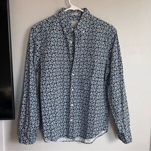 J. Crew Slim Fit Untucked Button Down Shirt Blue Mediallion Floral Print M